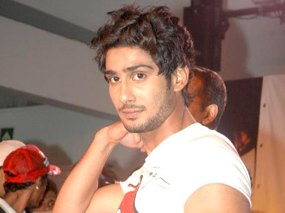 abhishek prateik and rohan promote dum maaro dum 7