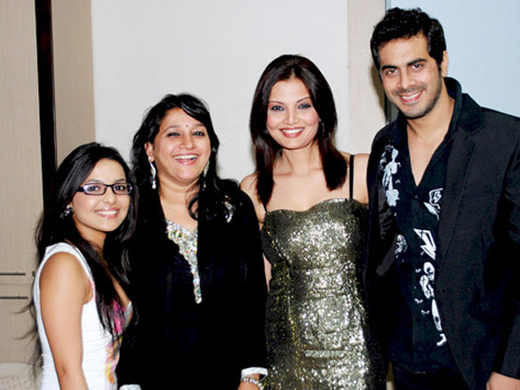 cast of film yeh dooriyan spotted at suburb college 2