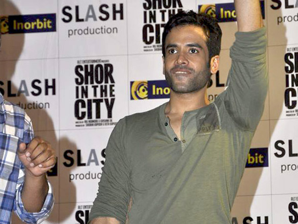 tusshar and preeti desai promote shor in the city at inorbit mall 4