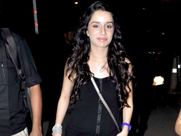 shraddha kapoor breaks a jaguar for luv ka the end promotions 9