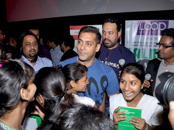 salman and asin at the special screening of ready for kids 13
