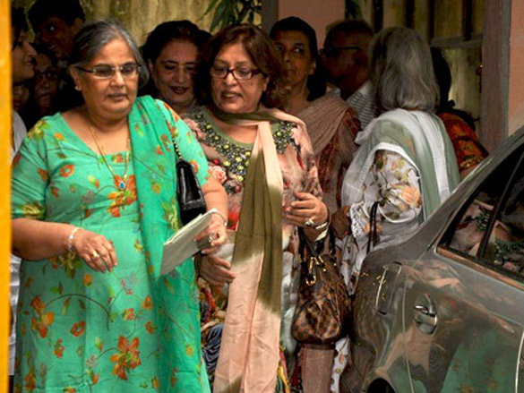 waheeda helen and asha parekh at chillar party screening 4