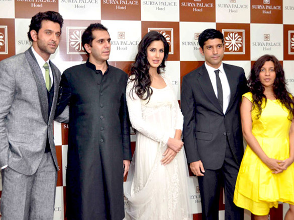 starcast of zindagi na milegi dobara promote their film in vadodara 2
