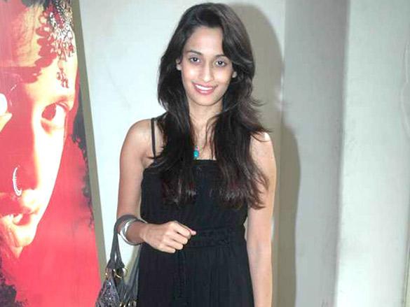 rituparna at warning film press meet 9