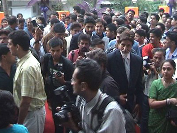 premiere of deewaar at fun republic