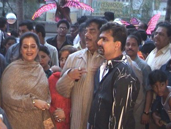 premiere of deewaar at fun republic 16