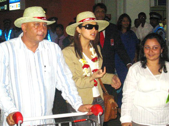 stars arrive in mauritius for zee cine awards 2006 2