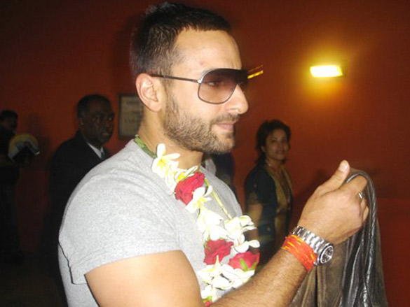 stars arrive in mauritius for zee cine awards 2006 6