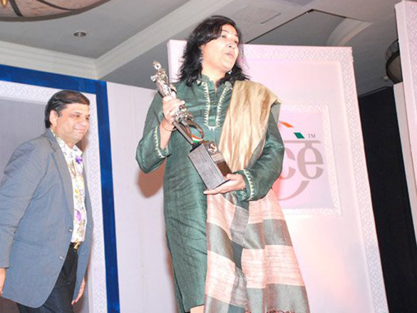 prachi desaiamrita raofarhan akhtar and others at v shantaram awards 10