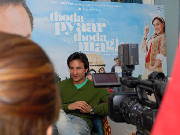 saif ali khan and kunal kohli at the press conference of thoda pyaar thoda magic in london 2