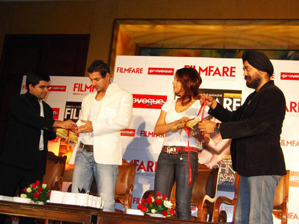 john bipasha launch filmfares new issue 4