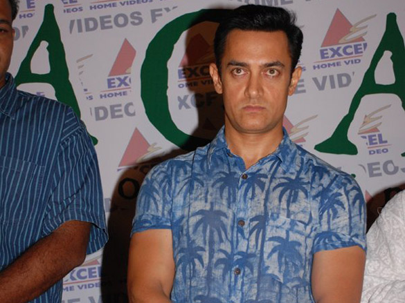 aamir khan launches limited edition dvds of lagaan 5