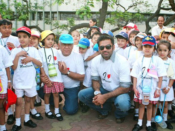 aamir khan visits montessori schools 13