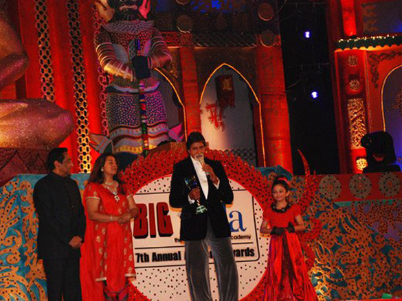 amitabh bachchan felicitated at the ita 2