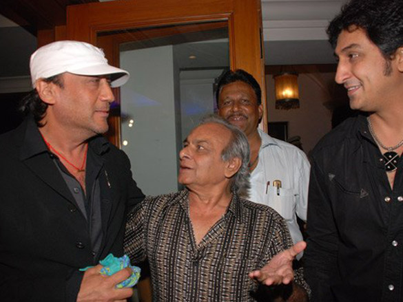 amitabh bachchan releases dev anand autobiography romancing with life 12