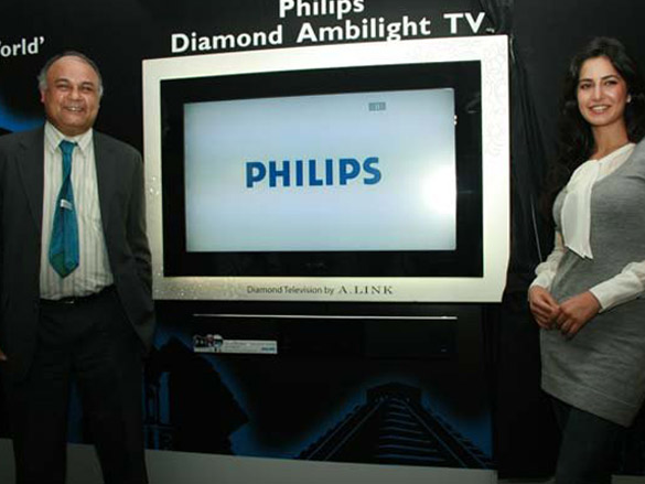 katrina kaif launches philips diamond ambilight tv 3