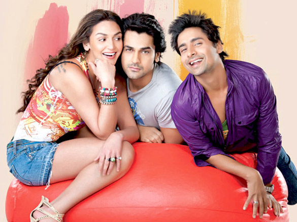 on the sets of tell me o kkhuda