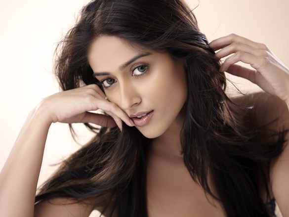 ileana dcruz 23