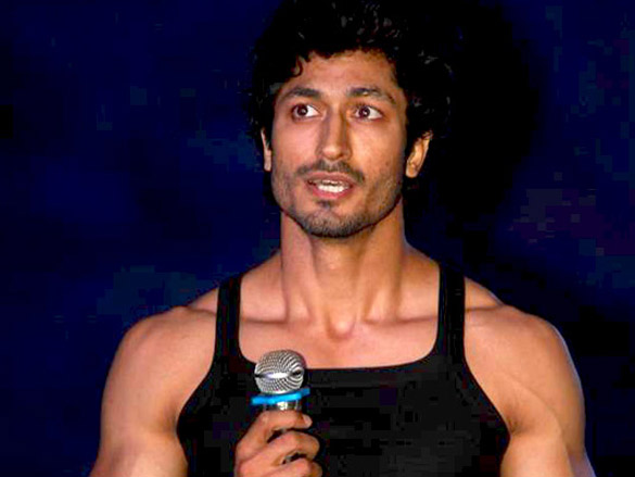 vidyut jamwal performs live stunts for film force 4