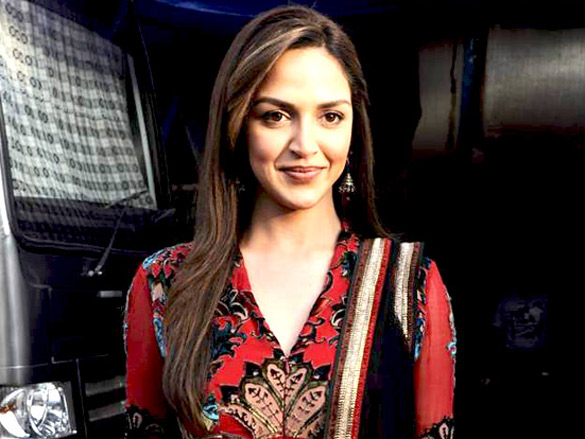 esha dharmendra and hema on the sets of indias got talent 8