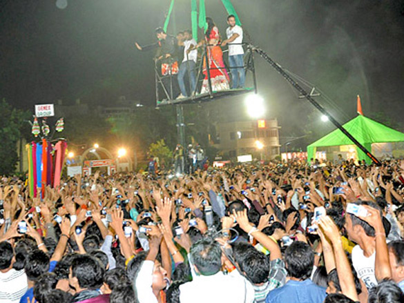 ranbir kapoor and nargis fakhri promote rockstar in ahmedabad 9