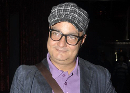 Live Chat: Vinay Pathak on October 12 at 1500 hrs IST