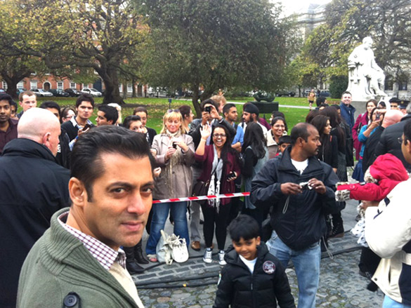 on the sets of ek tha tiger 19