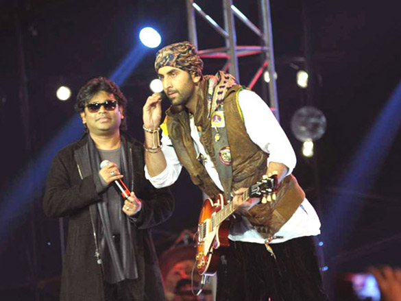 ranbir and rahman rock at rockstar live concert 4