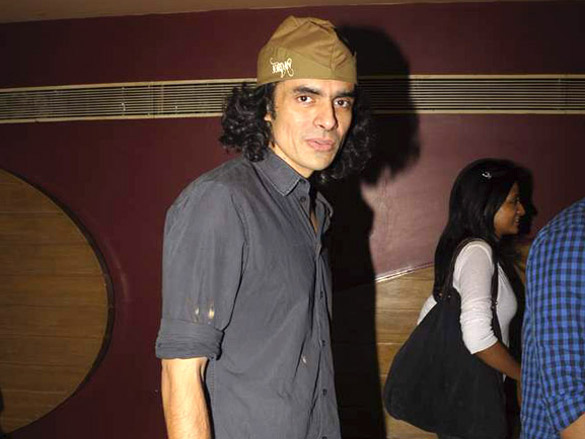 ranbir kapoor watches rockstar with family 7
