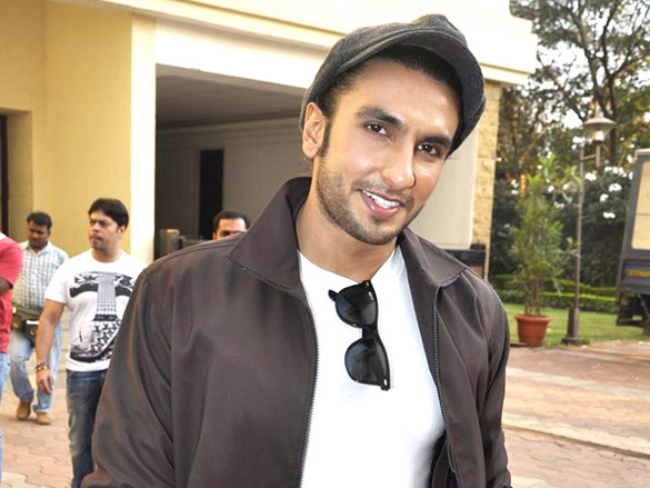 ranveer and sonakshi at the launch of movie lootera 13