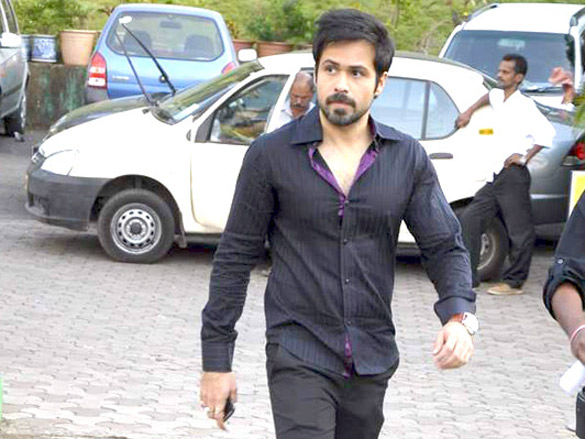 emraan hashmi and ram kapoor on the sets of bade acchey lagtey hain 7