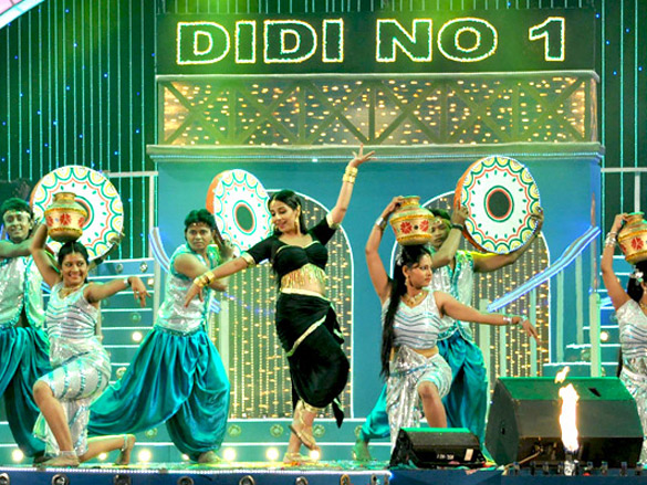 vidya balan and tusshar promote the dirty picture on didi no 1 5