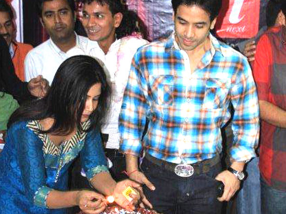 emraan and tusshar promote the dirty picture 4