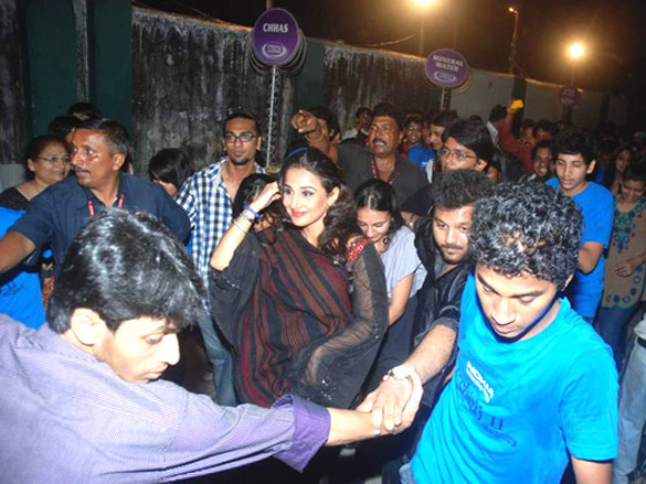 the dirty picture promotions at mithibai college kshitij festival 14