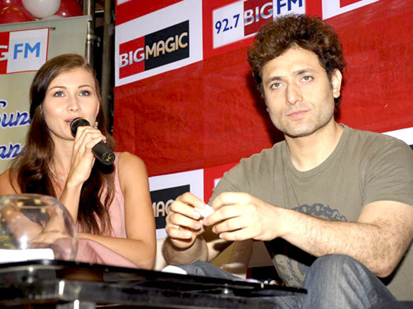shiney ahuja promotes ghost on 92 7 big fm 3