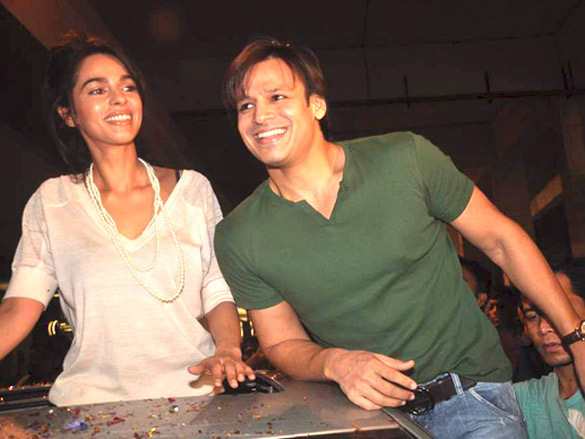 vivek and mallika promote new film kismat love paisa dilli 9