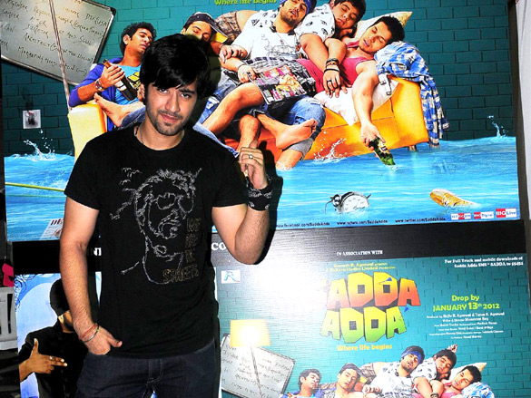 sadda adda starcast at rithumbara to promote their film on chrismas eve 11