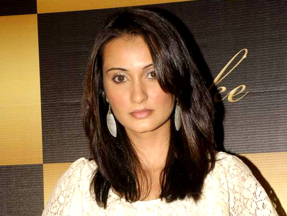 cast of tukkaa fit at baroke lounge launch 19