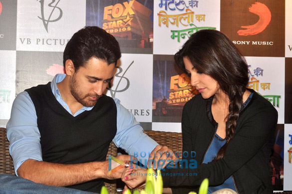 press conference of matru ki bijlee ka mandola 4