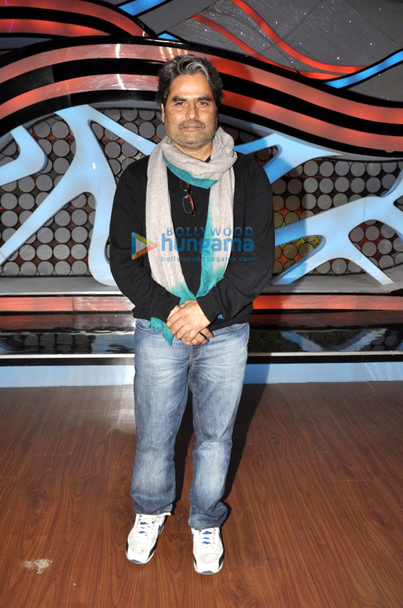 cast of matru ki bijlee ka mandola on the sets of nach baliye 5 8