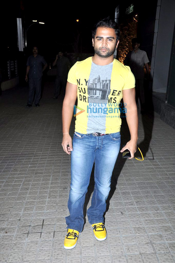 special screening of race 2 26