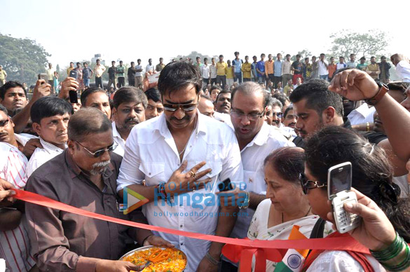 ajay devgn priya dutt at republic day celebration 2
