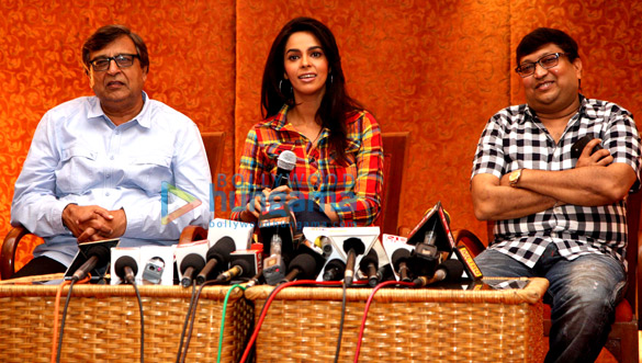 mallika sherawat at dirty politics film announcement 10