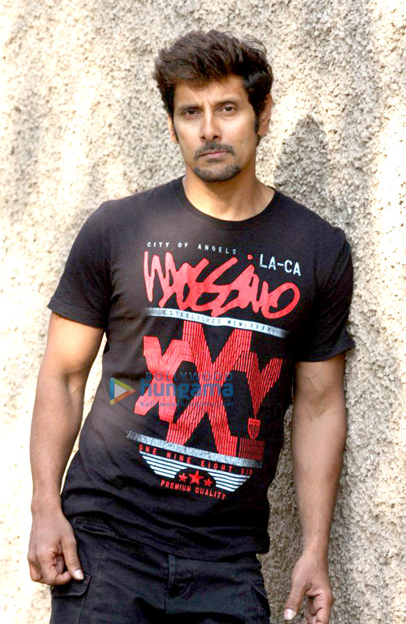 chiyaan vikram snapped in mumbai 3