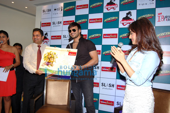 promotions of jayanta bhai ki luv story in pune 2