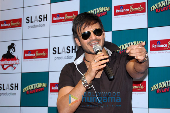 promotions of jayanta bhai ki luv story in pune 7