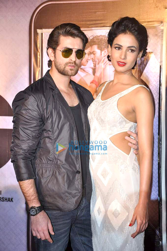 launch of the track kaise baataon from the film 3g 3