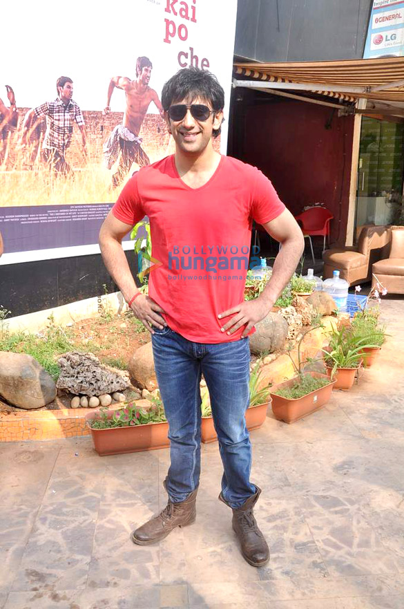 promotions of kai po che 7