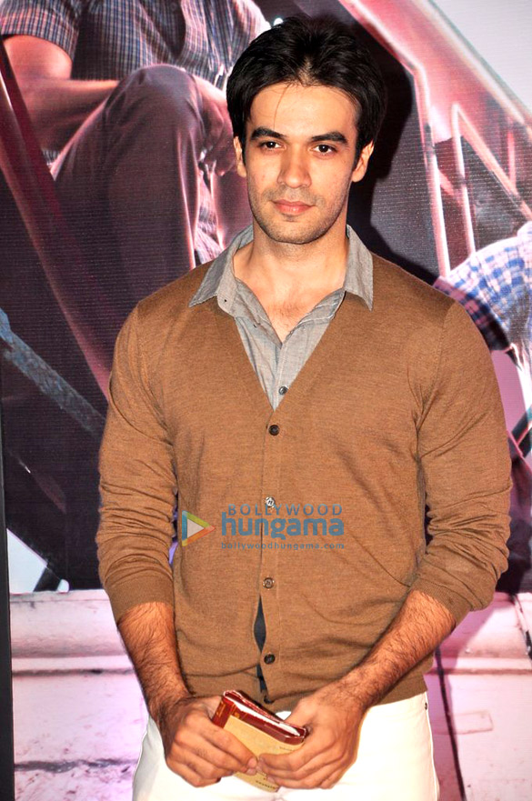 premiere of kai po che 32