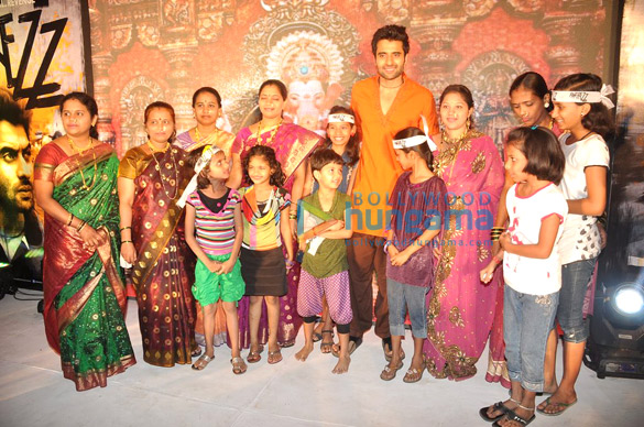 jackky promotes rangrezz at lalbaugh ka raja 3